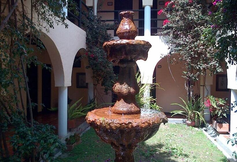 ホテル Termales El Batán