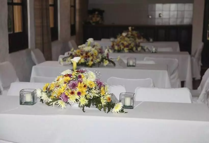 ホテル Termales El Batán