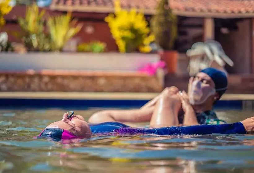 ホテル Termales El Batán