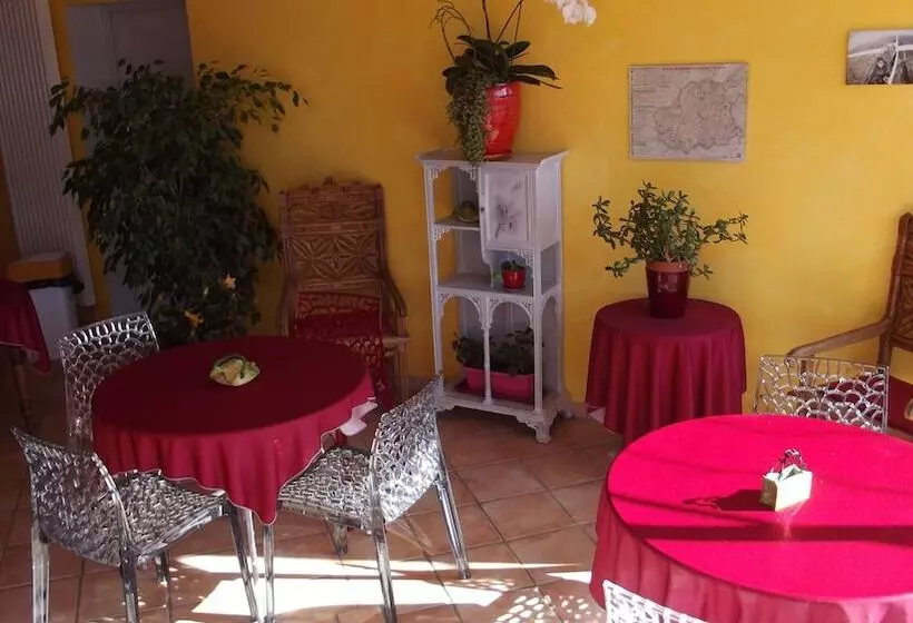 ホテル Hôtel Le Caboulot