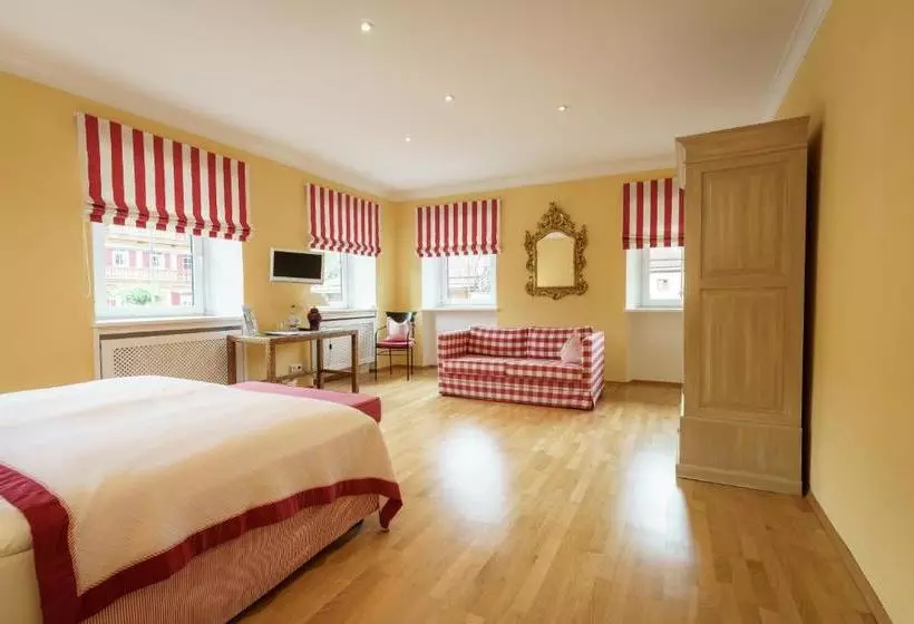 호텔 Bernhard S  Und Restaurant