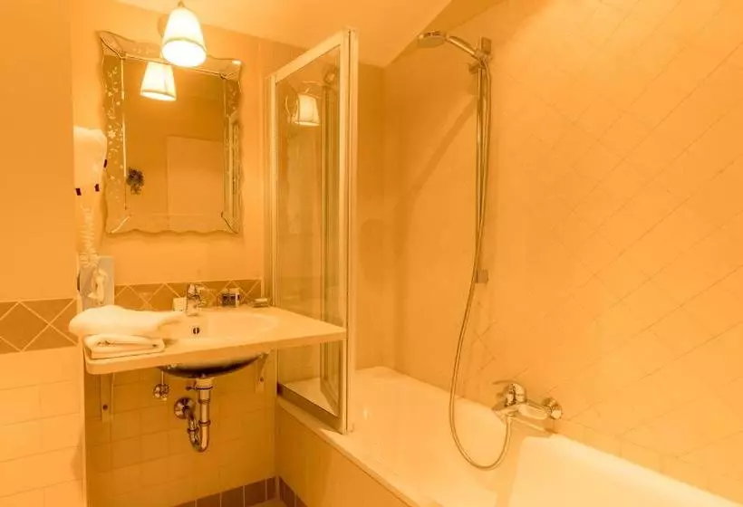 호텔 Bernhard S  Und Restaurant