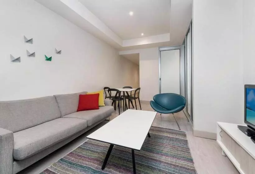 Breakfree On Collins