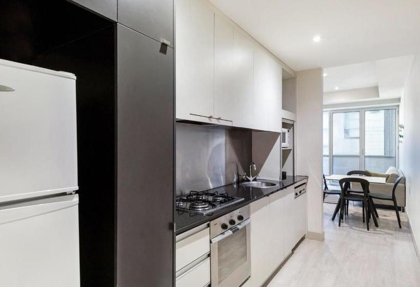 Breakfree On Collins