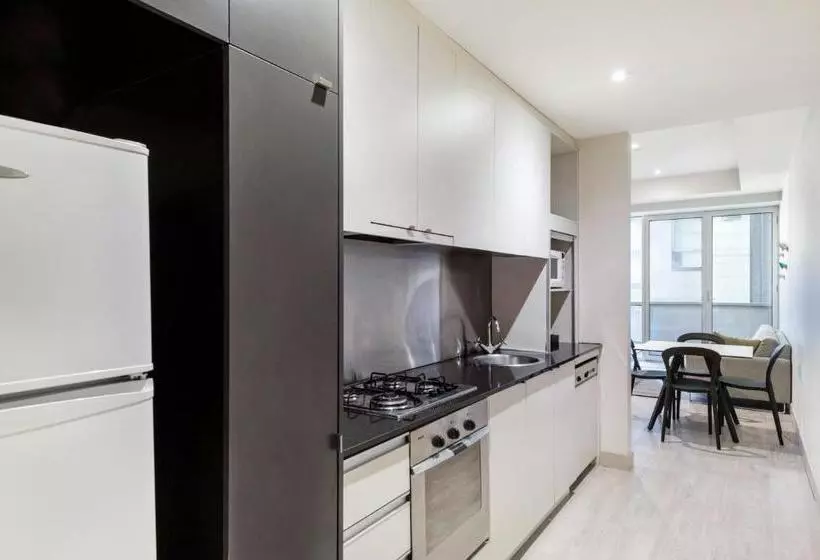 Breakfree On Collins