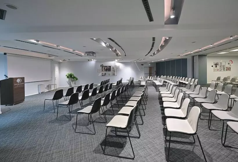 Doubletree By Hilton Hotel Yerevan City Centre