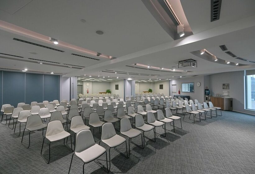 Doubletree By Hilton Hotel Yerevan City Centre