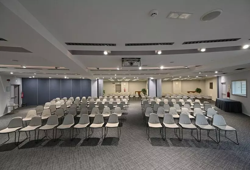 Doubletree By Hilton Hotel Yerevan City Centre