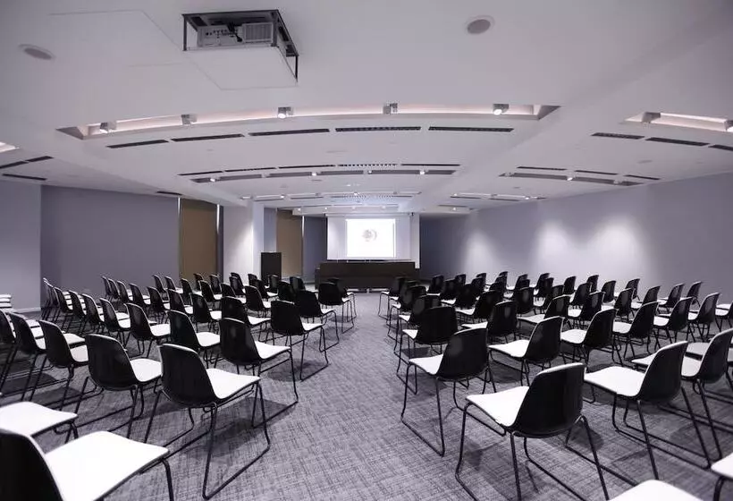 Doubletree By Hilton Hotel Yerevan City Centre