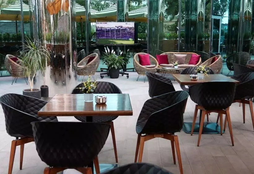 Doubletree By Hilton Hotel Yerevan City Centre