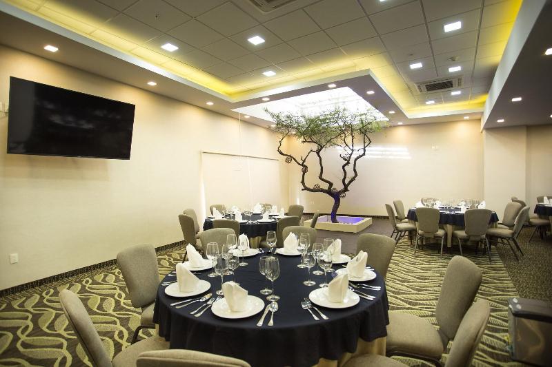 Hotel Four Points By Sheraton Queretaro Norte