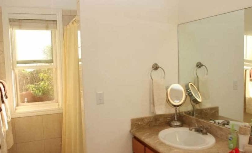 Отель Historic Faye Properties