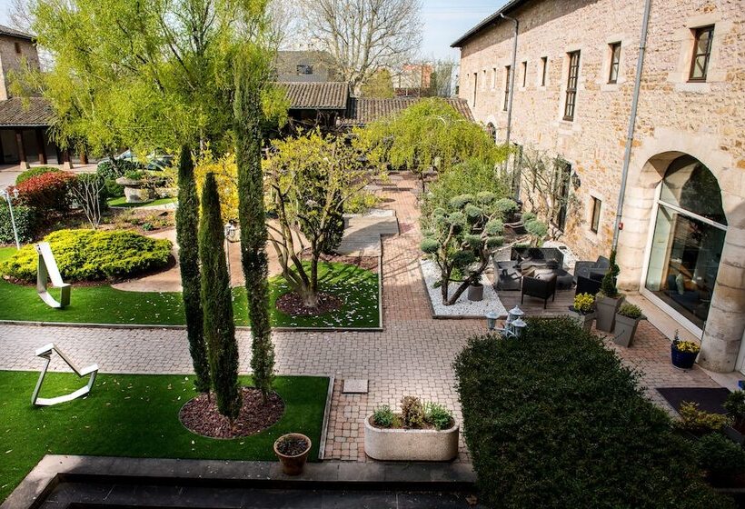 هتل Demeures Et Chateaux L Abbaye Caladoise   Anciennement Hostellerie Ferme Du Poulet