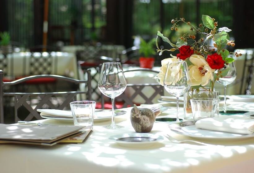 هتل Demeures Et Chateaux L Abbaye Caladoise   Anciennement Hostellerie Ferme Du Poulet