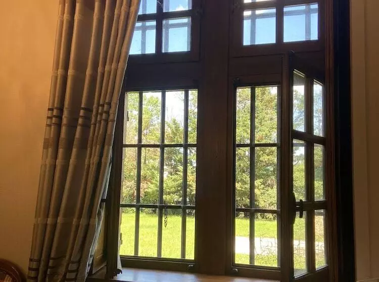 هتل Demeures Et Chateaux L Abbaye Caladoise Anciennement Hostellerie Ferme Du Poulet