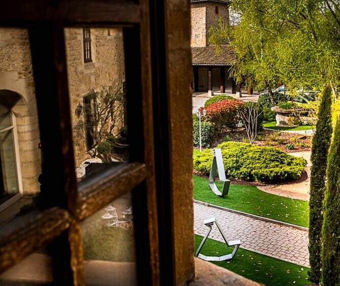 هتل Demeures Et Chateaux L Abbaye Caladoise   Anciennement Hostellerie Ferme Du Poulet
