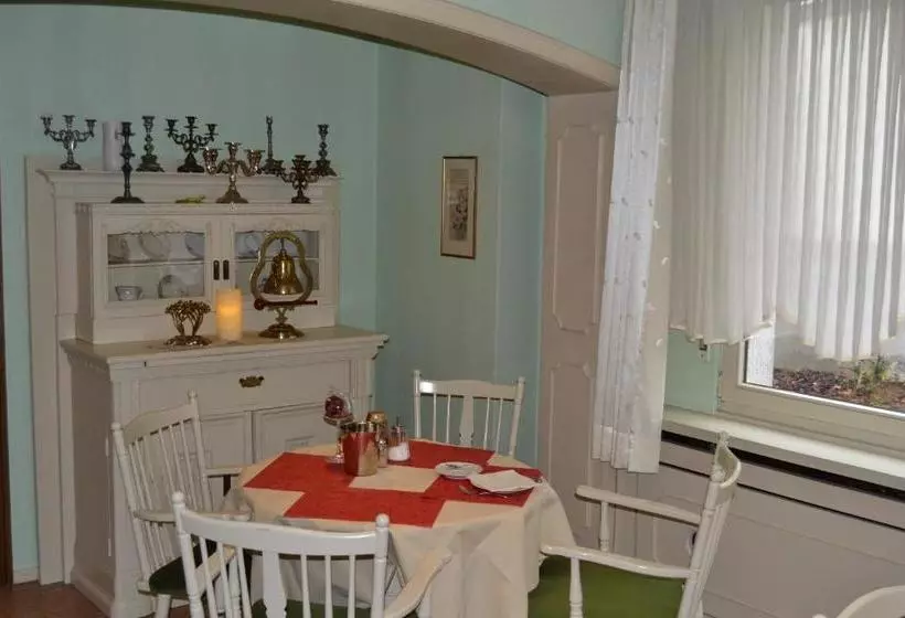 Hotelli Kölner Hof Garni  Eifel
