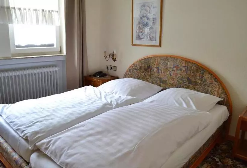 Hotelli Kölner Hof Garni  Eifel