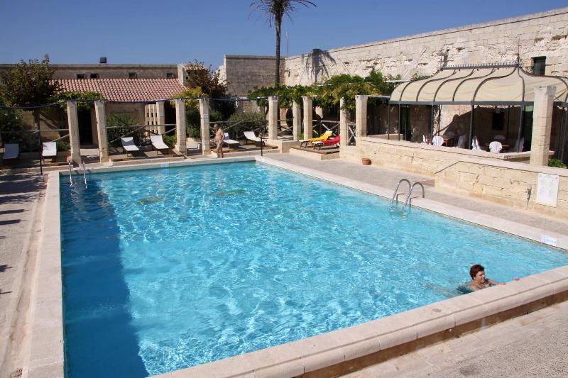 בית מלון כפרי Le Cale D'otranto Beach Resort