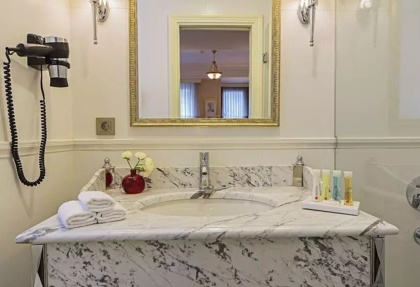 Hotel Meroddi Bagdatliyan