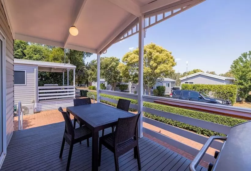 בית מלון כפרי Nrma Dubbo Holiday Park