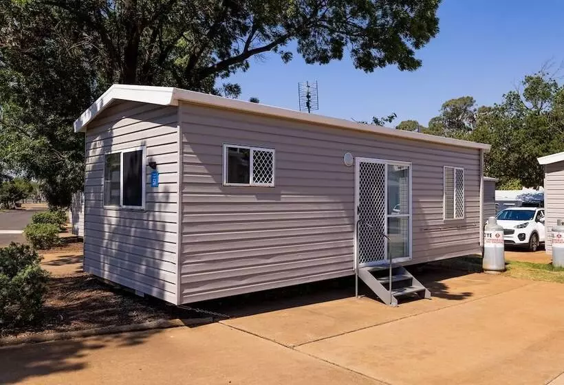 בית מלון כפרי Nrma Dubbo Holiday Park