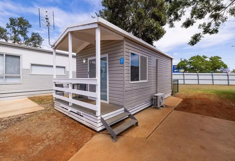 בית מלון כפרי Nrma Dubbo Holiday Park