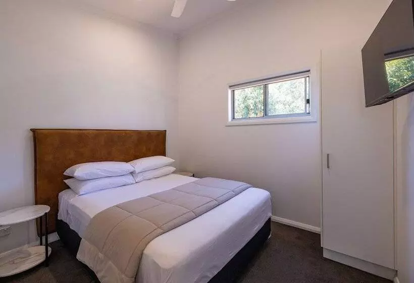 בית מלון כפרי Nrma Dubbo Holiday Park