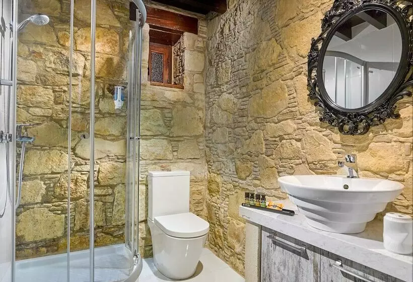 هتل Oinoessa Traditional Boutique Guest Houses