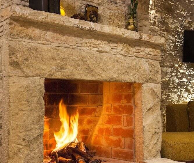 فندق Oinoessa Traditional Boutique Guest Houses