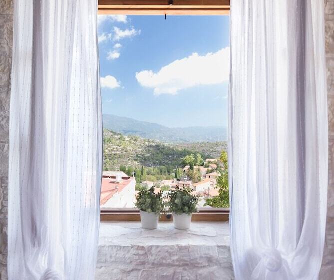 فندق Oinoessa Traditional Boutique Guest Houses