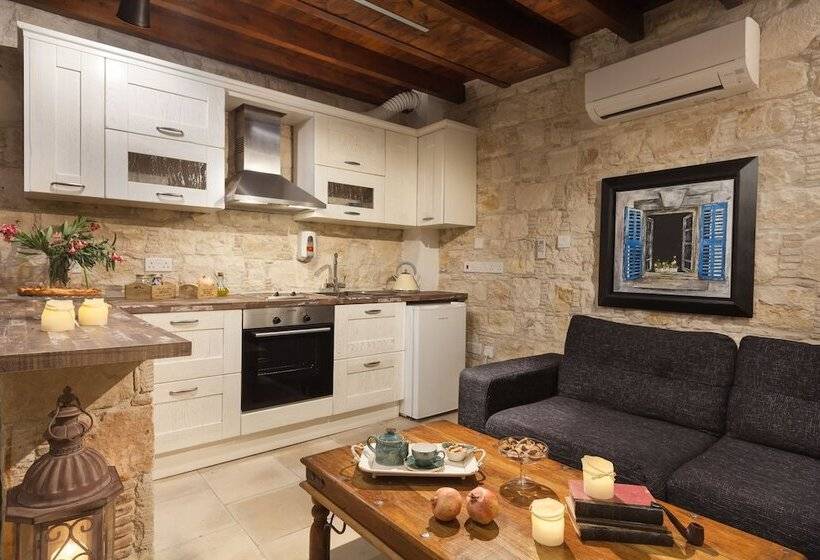 فندق Oinoessa Traditional Boutique Guest Houses