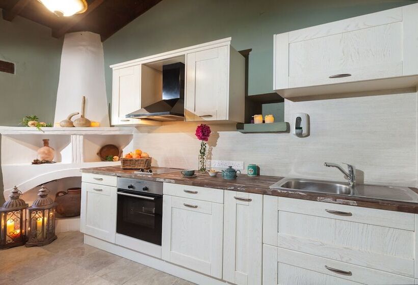 فندق Oinoessa Traditional Boutique Guest Houses