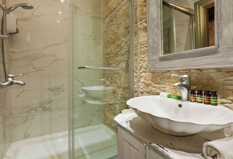 فندق Oinoessa Traditional Boutique Guest Houses