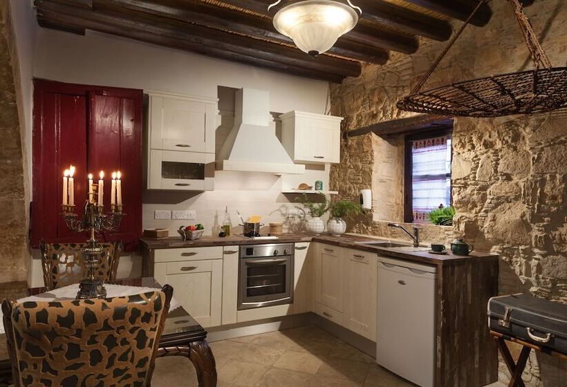 فندق Oinoessa Traditional Boutique Guest Houses