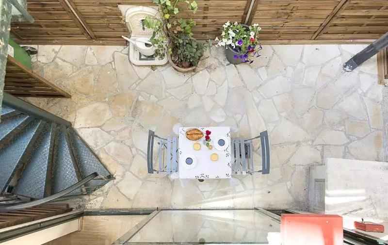 هتل Pierre Nicole