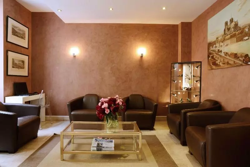 هتل Pierre Nicole