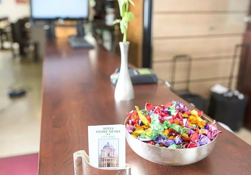 هتل Pierre Nicole