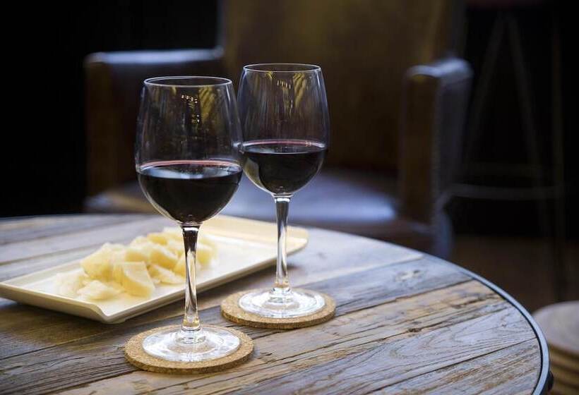 هتل Praktik Vinoteca