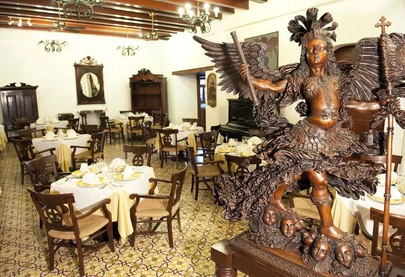 هتل La Gran Francia