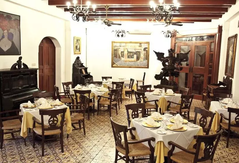 هتل La Gran Francia