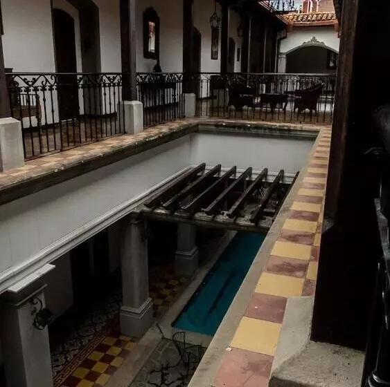 هتل La Gran Francia