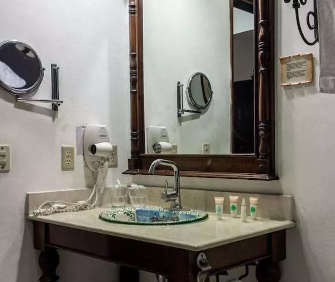 هتل La Gran Francia