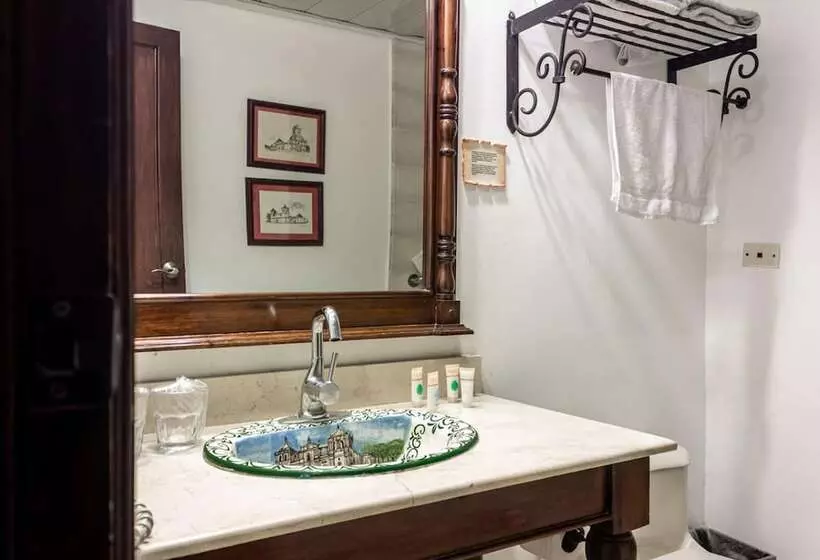 هتل La Gran Francia