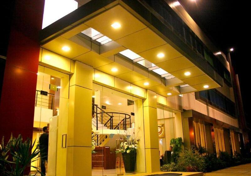 בית מלון כפרי Royal Mamberamo