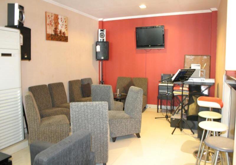 בית מלון כפרי Royal Mamberamo