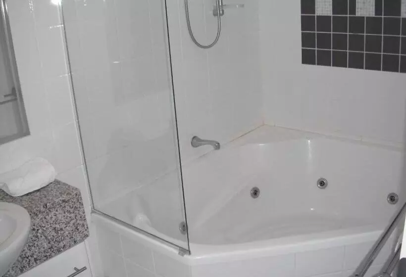 Meridian Alex Beach Apartments