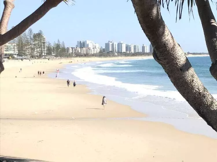 Meridian Alex Beach Apartments