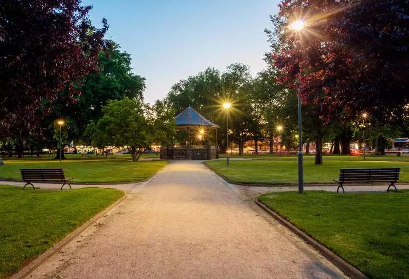 Summer East Serviced Apartments