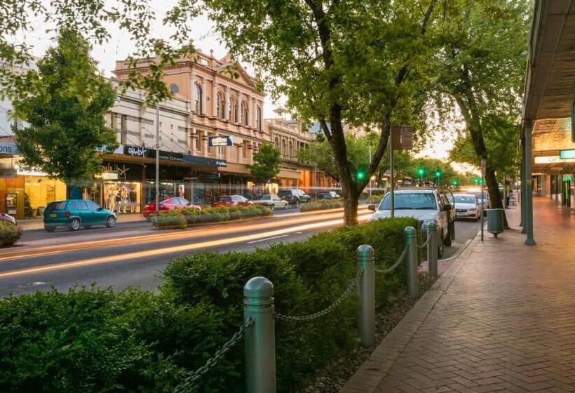 Summer East Serviced Apartments